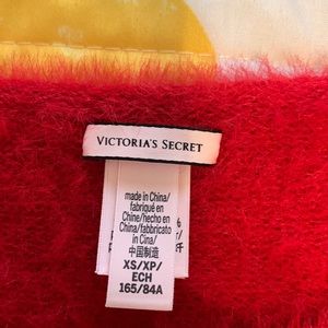 Red soft VS sweater long sleeve